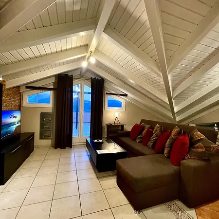 Ira Apartment