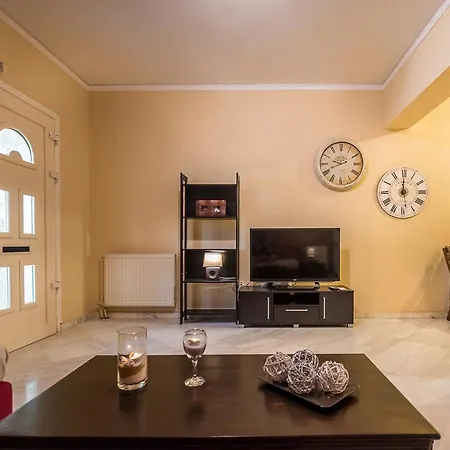 Ira Apartment